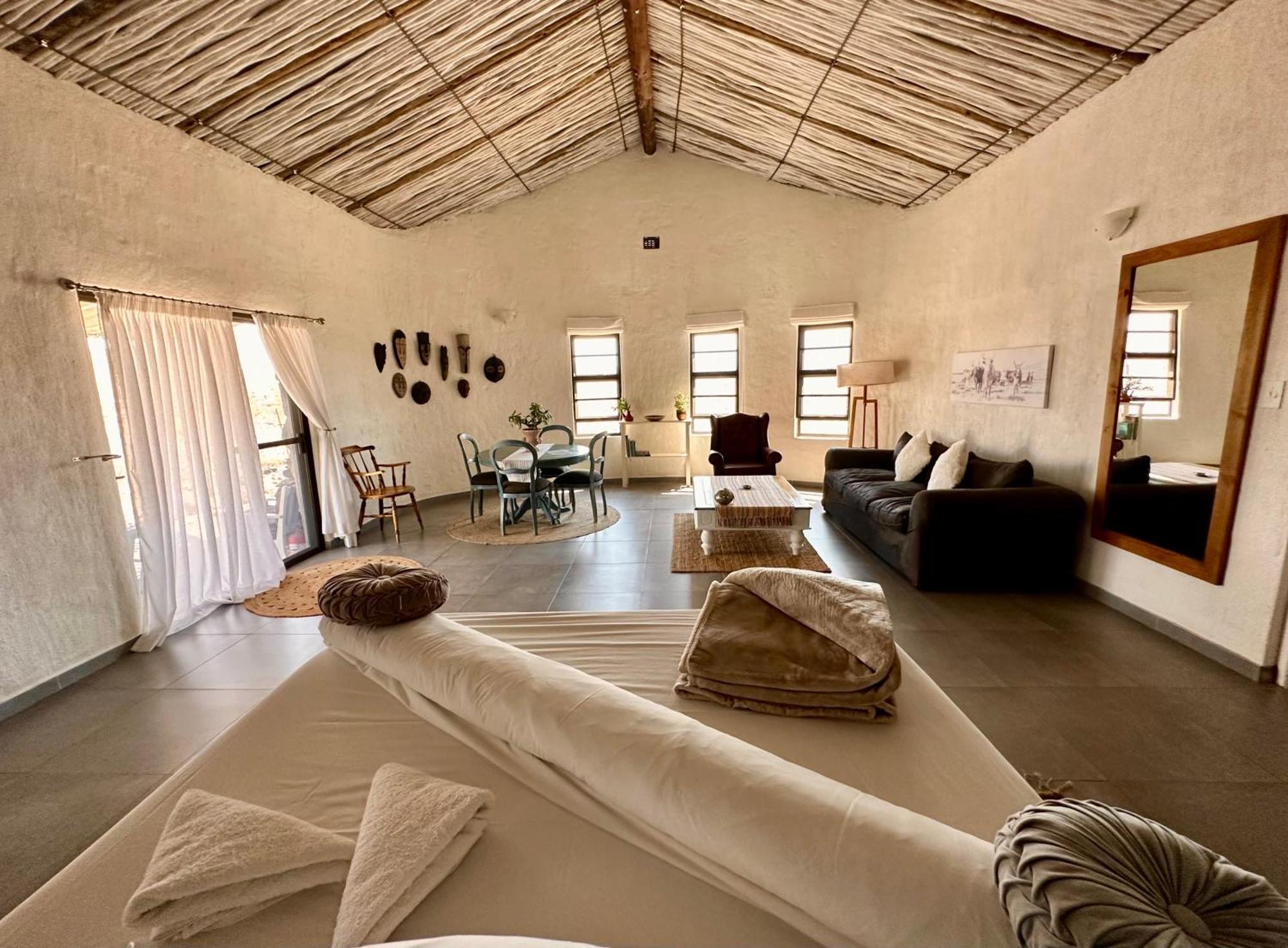 Daureb Isib Campsite And B&B Uis Ngoại thất bức ảnh
