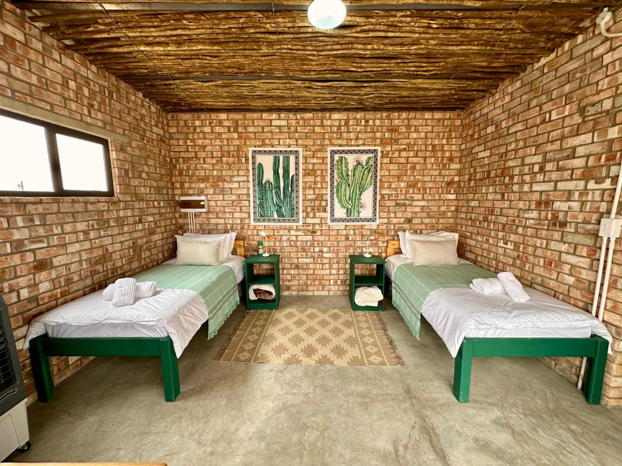 Daureb Isib Campsite And B&B Uis Ngoại thất bức ảnh