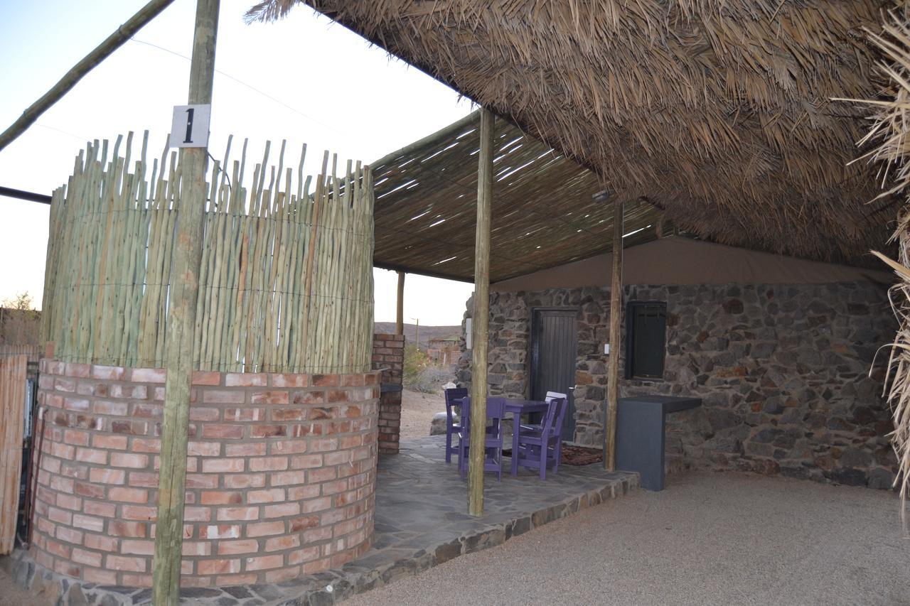 Daureb Isib Campsite And B&B Uis Ngoại thất bức ảnh
