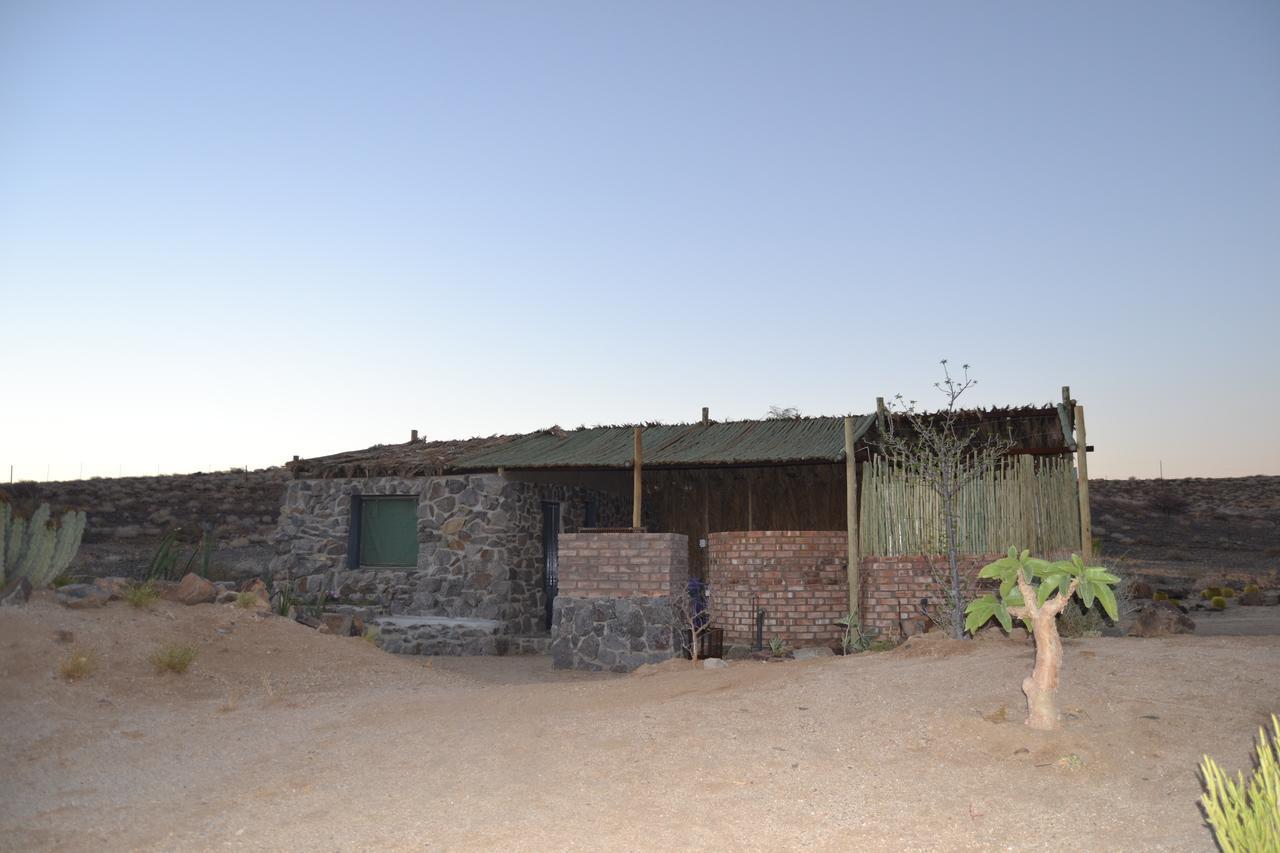 Daureb Isib Campsite And B&B Uis Ngoại thất bức ảnh